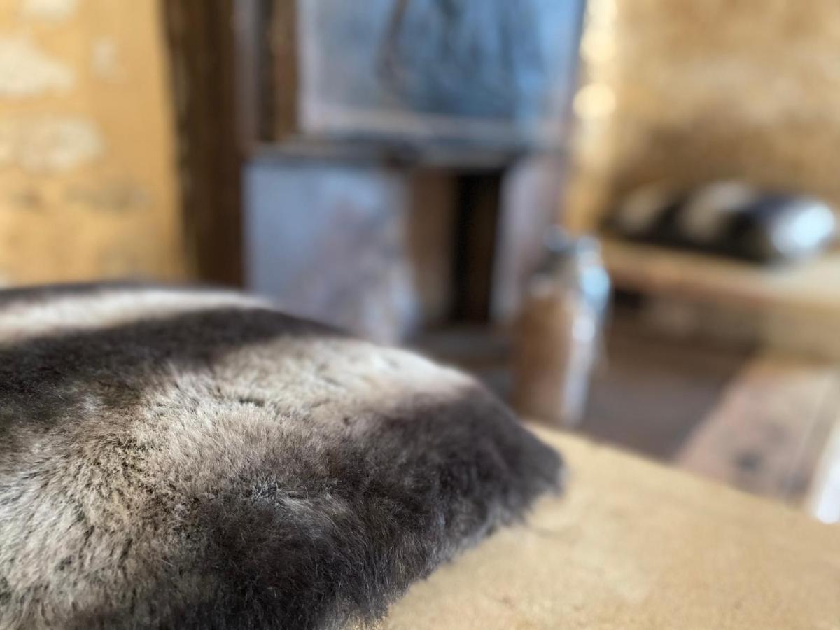 Les Pierres De Tiphaine Montignac-Lascaux Exteriör bild
